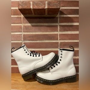 NWT white Dr Martens women’s size 8